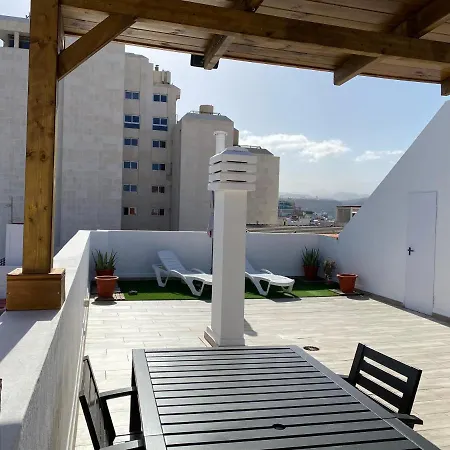 Apartment & Rooftop Lounge